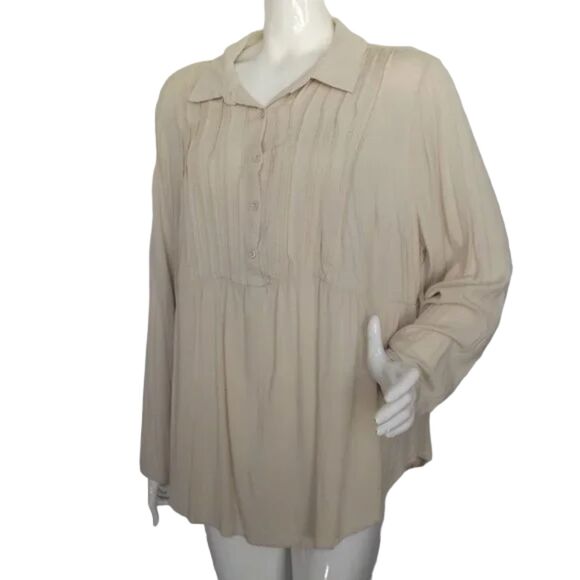 TORRID Blouse, 2/2X, Beige, Long sleeve, Ribbed bib, Half Button, Collar - Picture 3 of 14